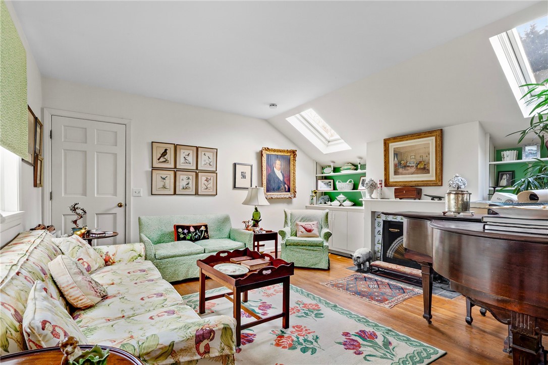 18 Ledge Road Newport, RI 02840 - Photo 16 of 32 Off Kitchen