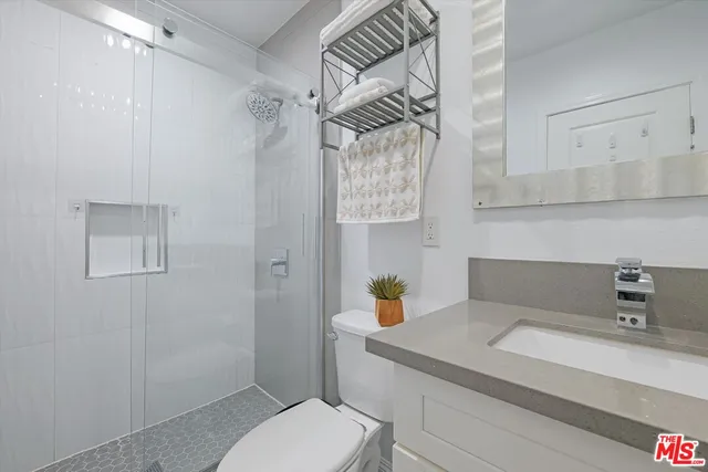 $999,999 | 3447 9th Avenue, Los Angeles, CA 90018