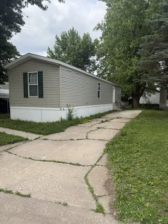 $39,900 | 7900 79th Avenue West, Unit 113, Rock Island, IL 61201