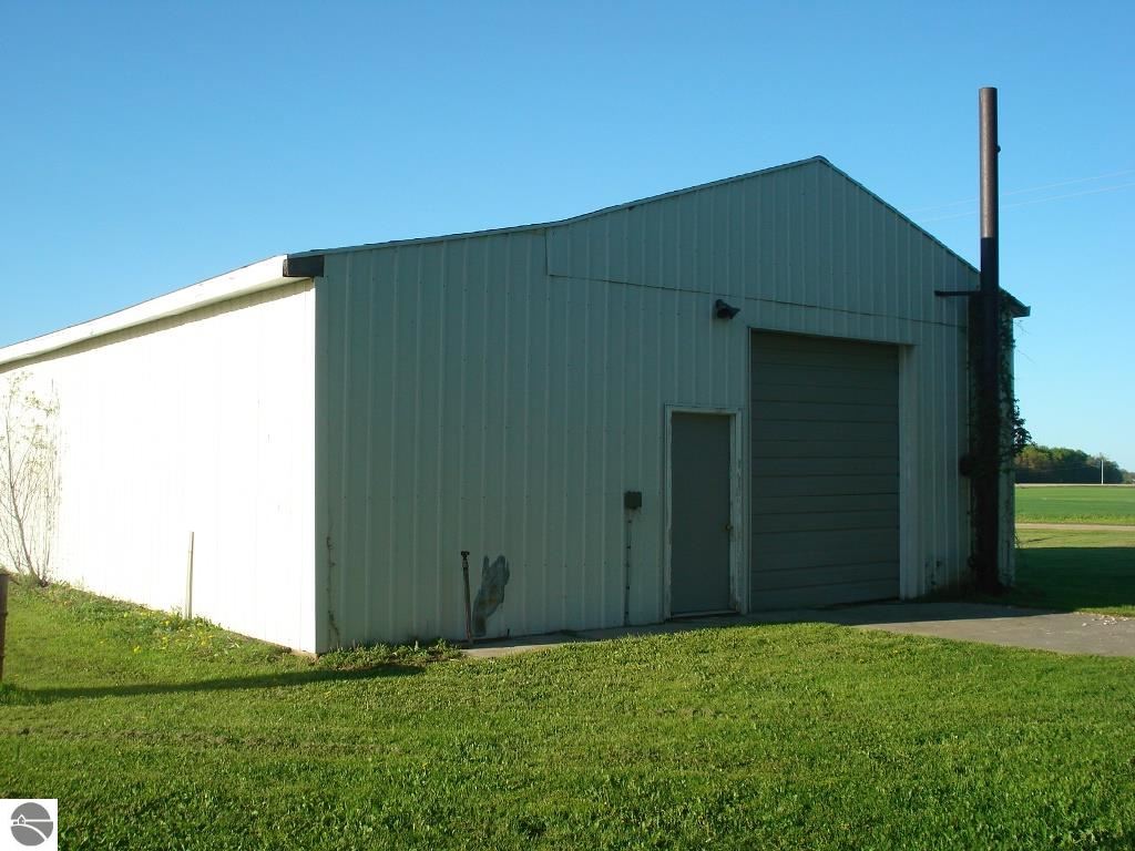131 North Vandecar Road Mount Pleasant, MI 48858 - Photo 37 of 39 1784849-36.JPG