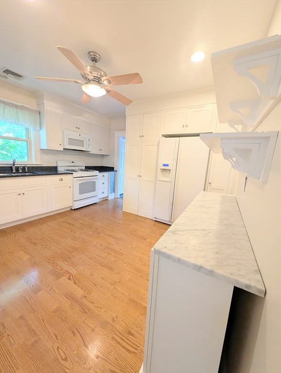 184 Parmenter Road, Unit 2 Newton, MA 02465 - Photo 7 of 20 Gallery Image 7