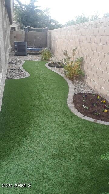 2812 East Questa Drive Phoenix, AZ 85024 - Photo 27 of 32 a view of a backyard