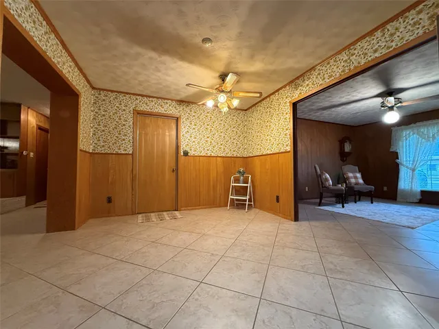 a view of a livingroom with furniture