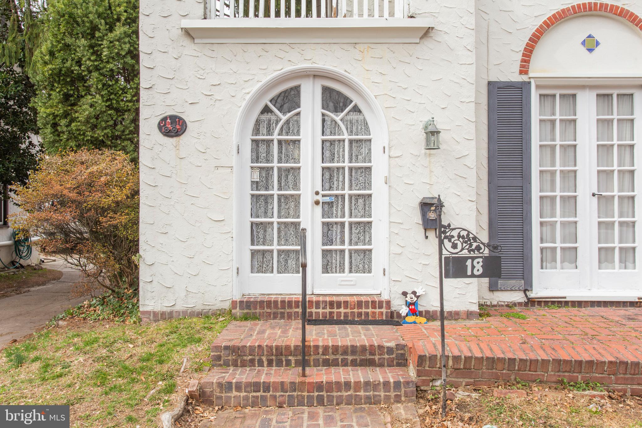 18 Deforest Road Lansdowne, PA 19050 - Photo 4 of 40