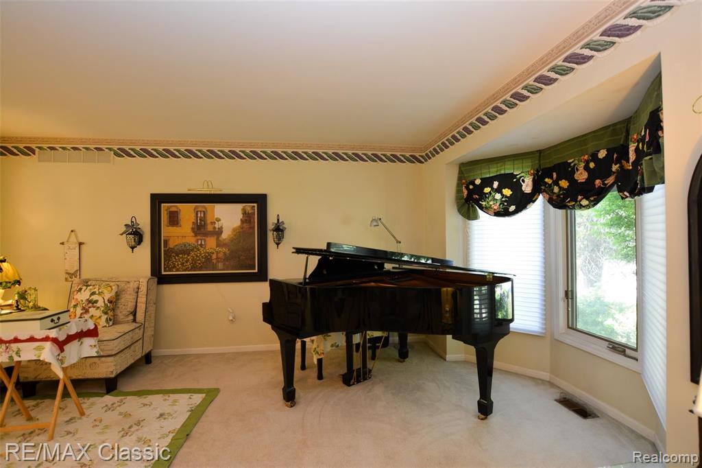 24321 Woodham Road Novi, MI 48374 - Photo 9 of 45