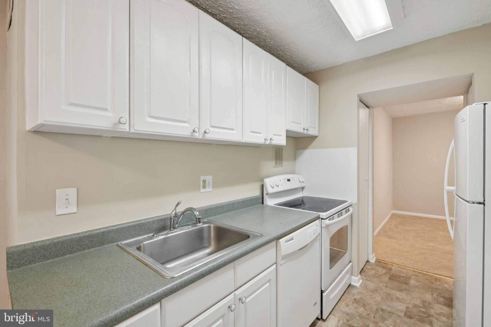 8011 Mandan Road, Unit 301 Greenbelt, MD 20770 - Photo 4 of 31