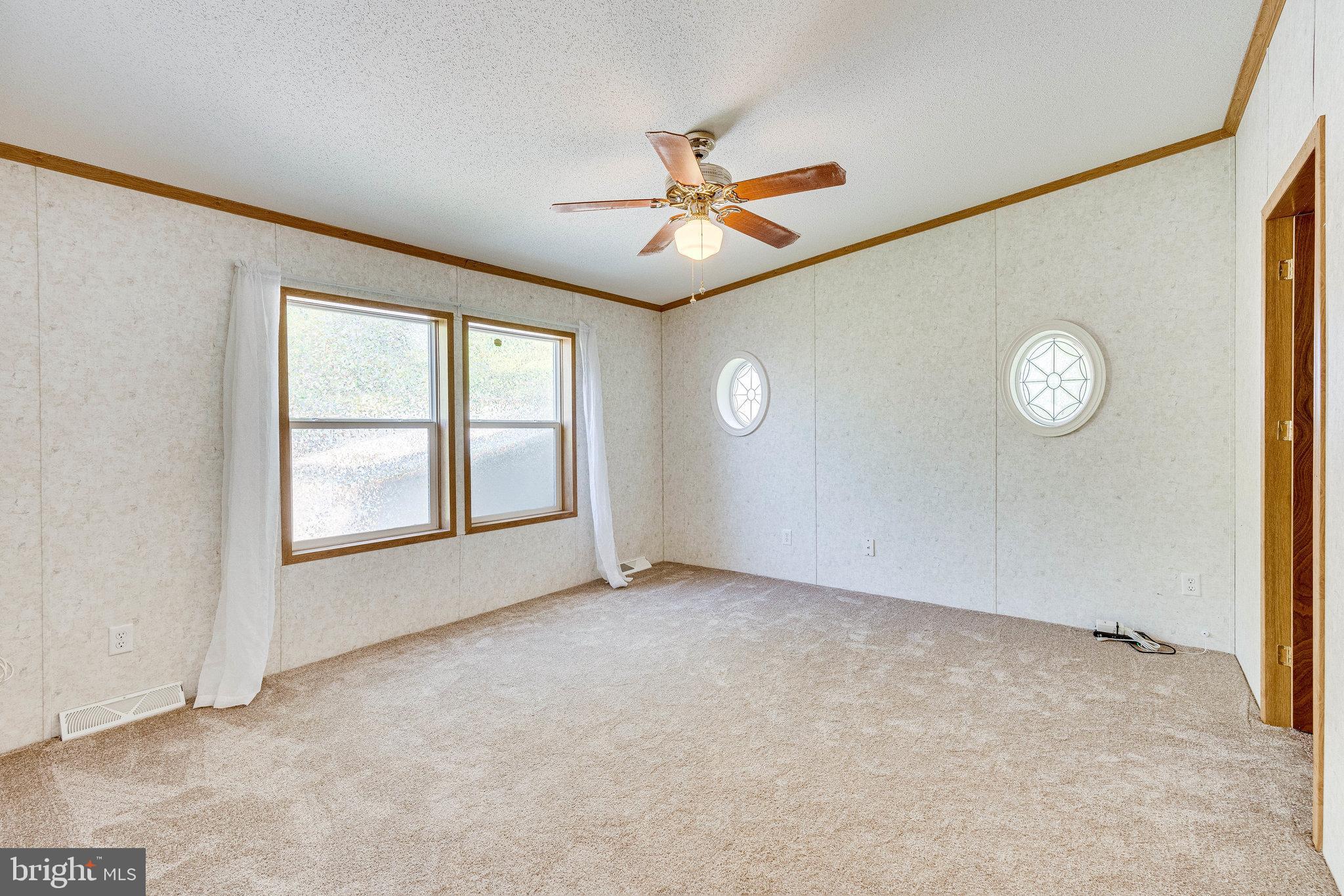 14514 Lanica Circle Chantilly, VA 20151 - Photo 14 of 37 Primary suite