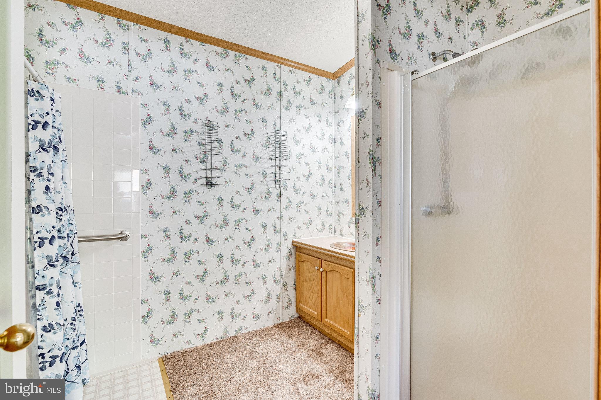 14514 Lanica Circle Chantilly, VA 20151 - Photo 17 of 37 Primary bath