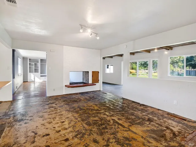 $725,000 | 221 Hayman Court, Santa Rosa, CA 95409