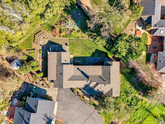 $725,000 | 221 Hayman Court, Santa Rosa, CA 95409