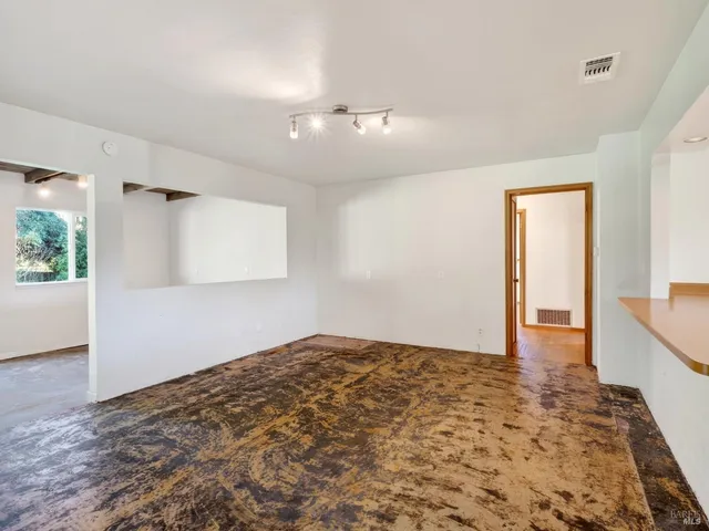 $725,000 | 221 Hayman Court, Santa Rosa, CA 95409