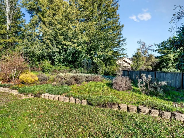 $725,000 | 221 Hayman Court, Santa Rosa, CA 95409