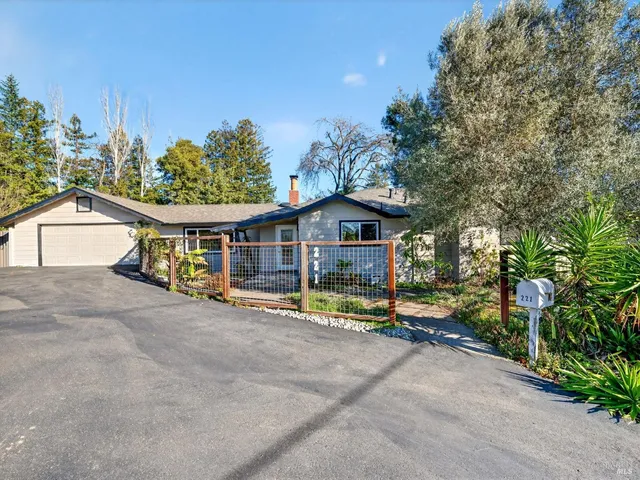 $725,000 | 221 Hayman Court, Santa Rosa, CA 95409