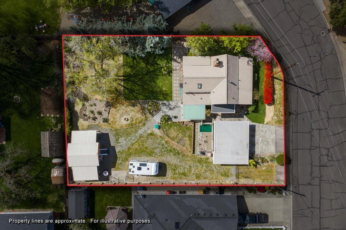 440 Bush Street Central Point, OR 97502 - Photo 40 of 40 an aerial view of residential houses with outdoor space