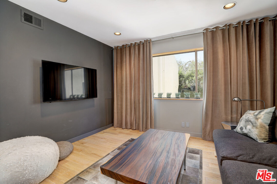 828 19th Street, Unit C Santa Monica, CA 90403 - Photo 9 of 29