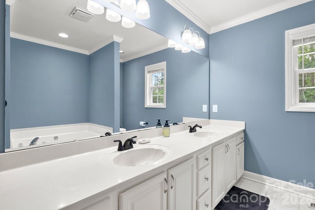 4403 Hubbard Road Charlotte, NC 28269 - Photo 15 of 27 Gallery Image 15