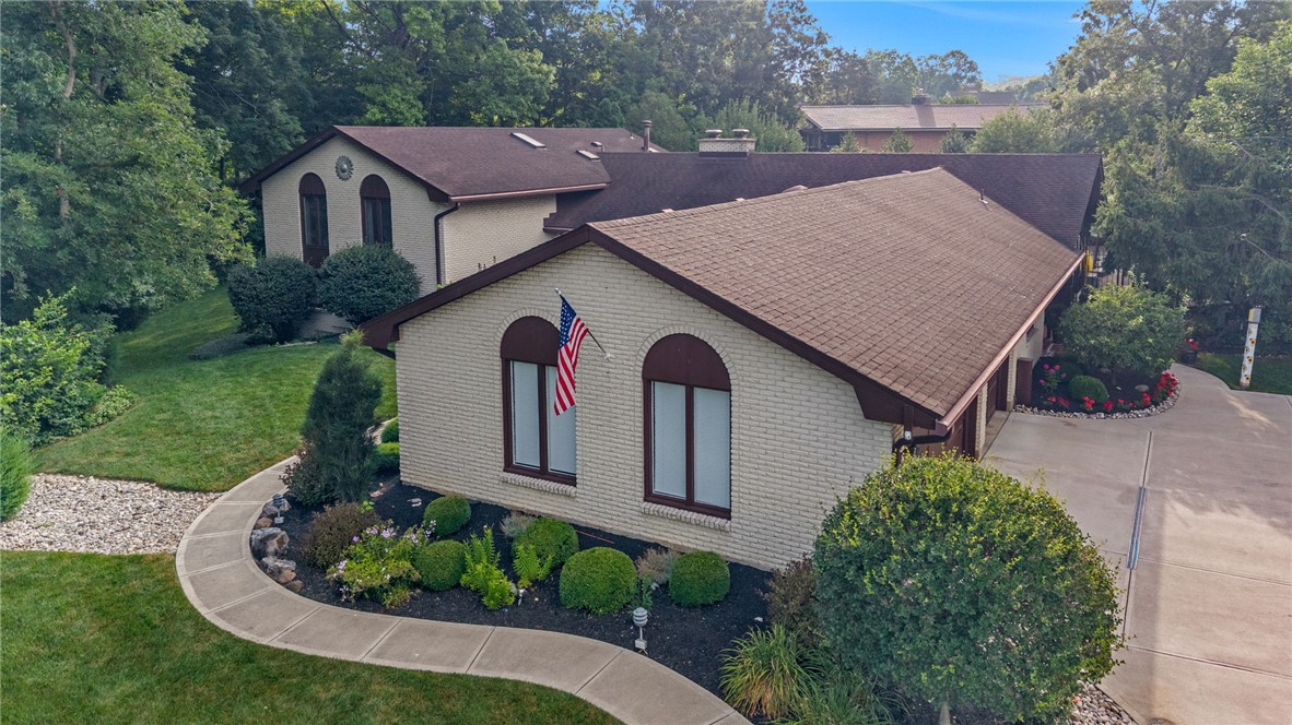 1995 Indianhead Road Dayton, OH 45459 - Photo 1 of 96