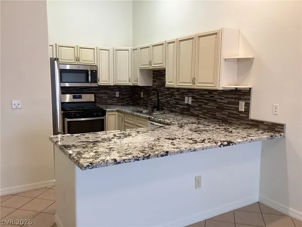 $1,800 | 855 North Stephanie Street, Unit 813, Henderson, NV 89014