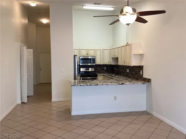 $1,800 | 855 North Stephanie Street, Unit 813, Henderson, NV 89014