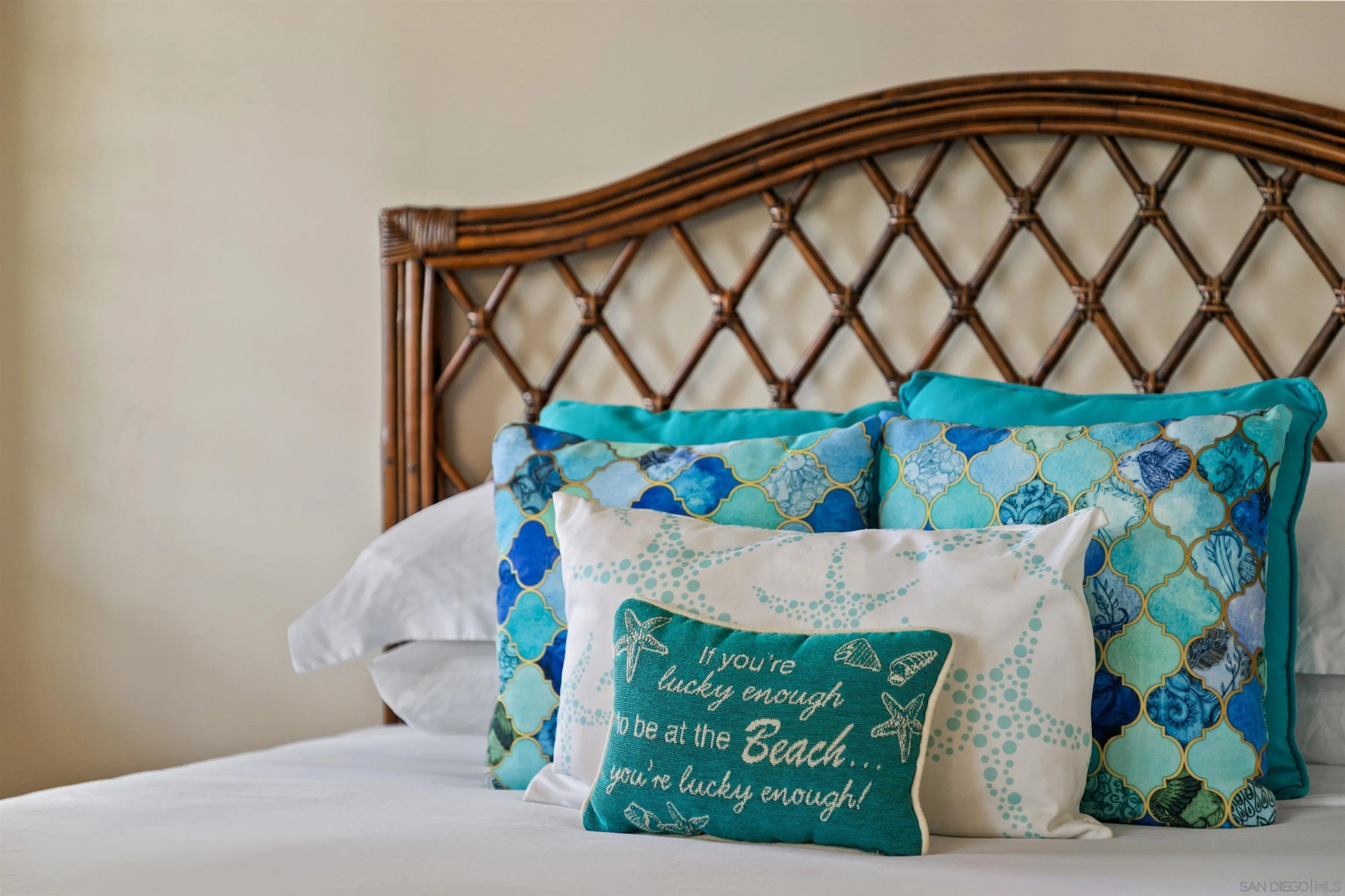 253 Gravilla Street La Jolla, CA 92037 - Photo 18 of 34 a black and white vase with flowers