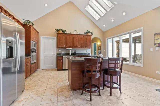 $600,000 | 24412 West Park River Lane, Shorewood, IL 60404