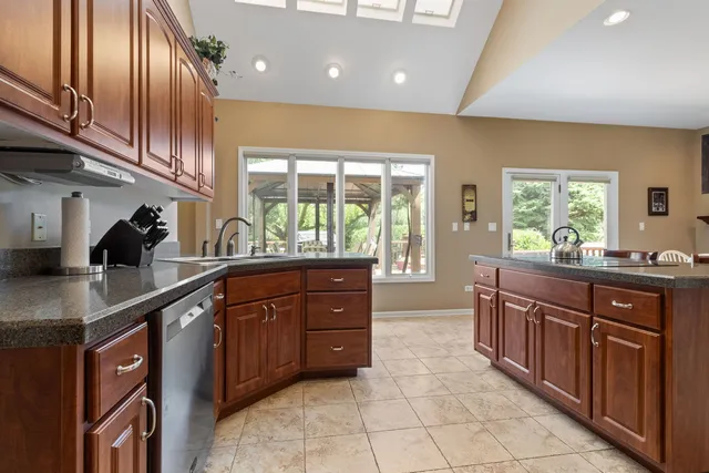 $600,000 | 24412 West Park River Lane, Shorewood, IL 60404