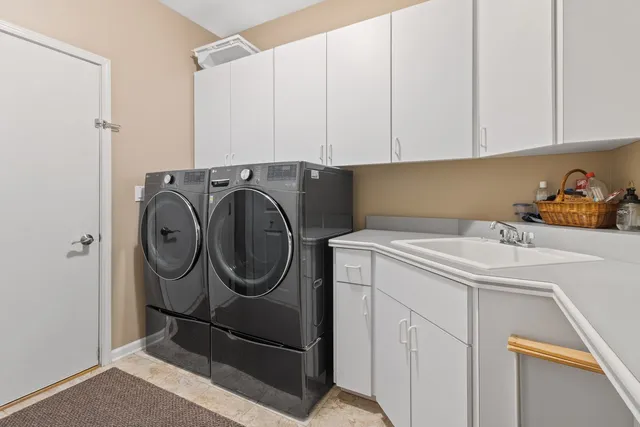 $600,000 | 24412 West Park River Lane, Shorewood, IL 60404