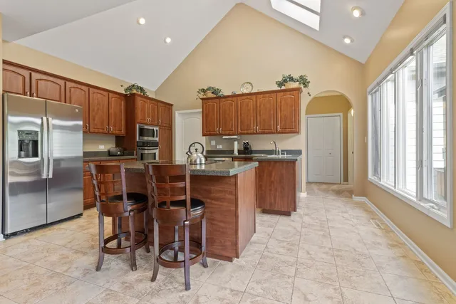 $600,000 | 24412 West Park River Lane, Shorewood, IL 60404