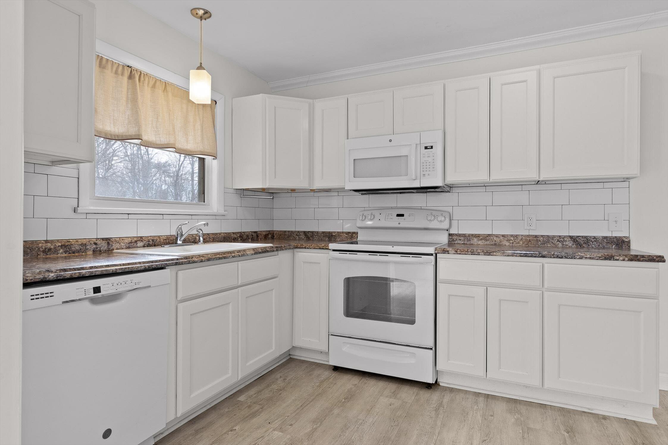 6010 Ridgeview Circle Hixson, TN 37343 - Photo 8 of 28 6010 Ridgeview Cir.