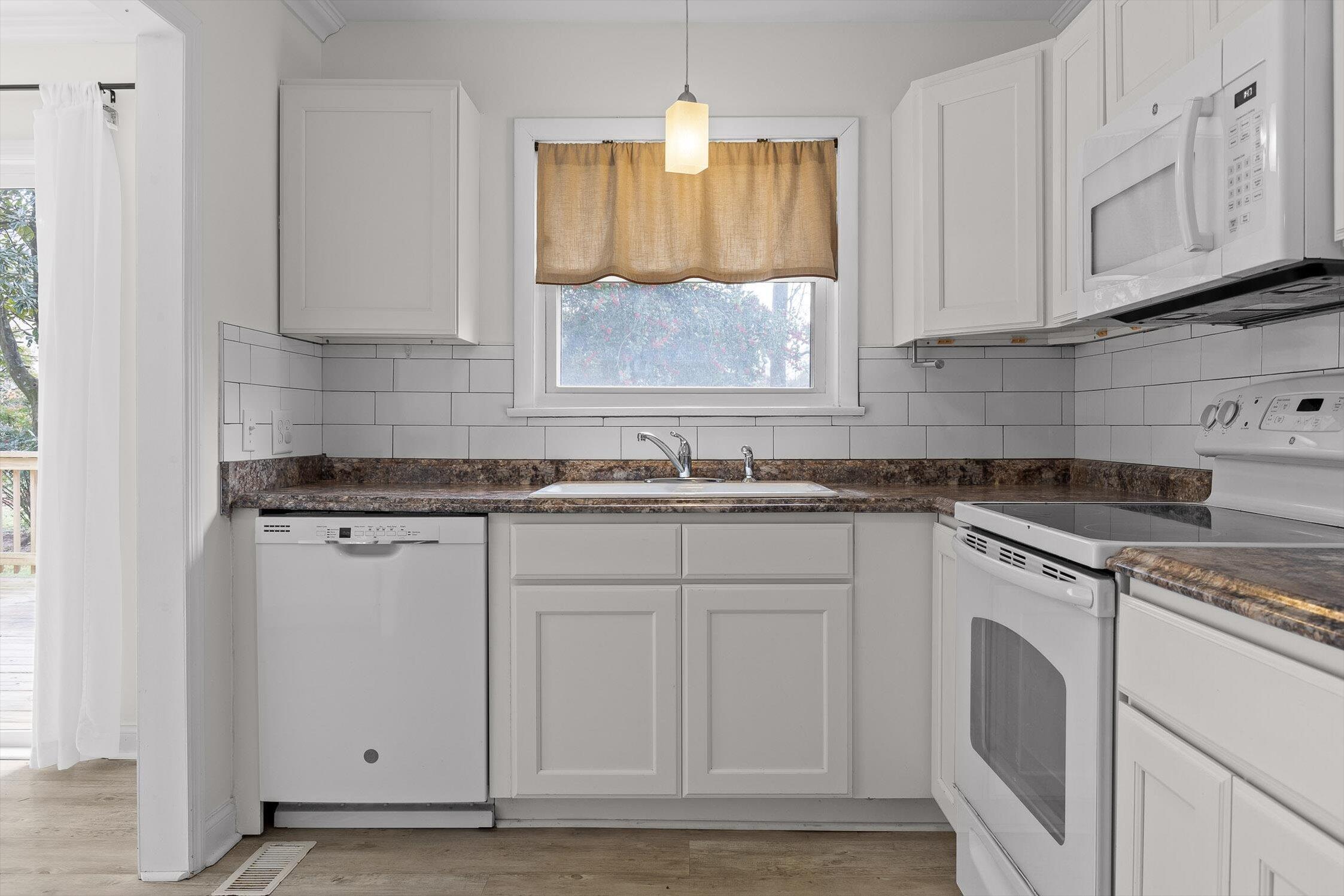 6010 Ridgeview Circle Hixson, TN 37343 - Photo 9 of 28 6010 Ridgeview Cir.