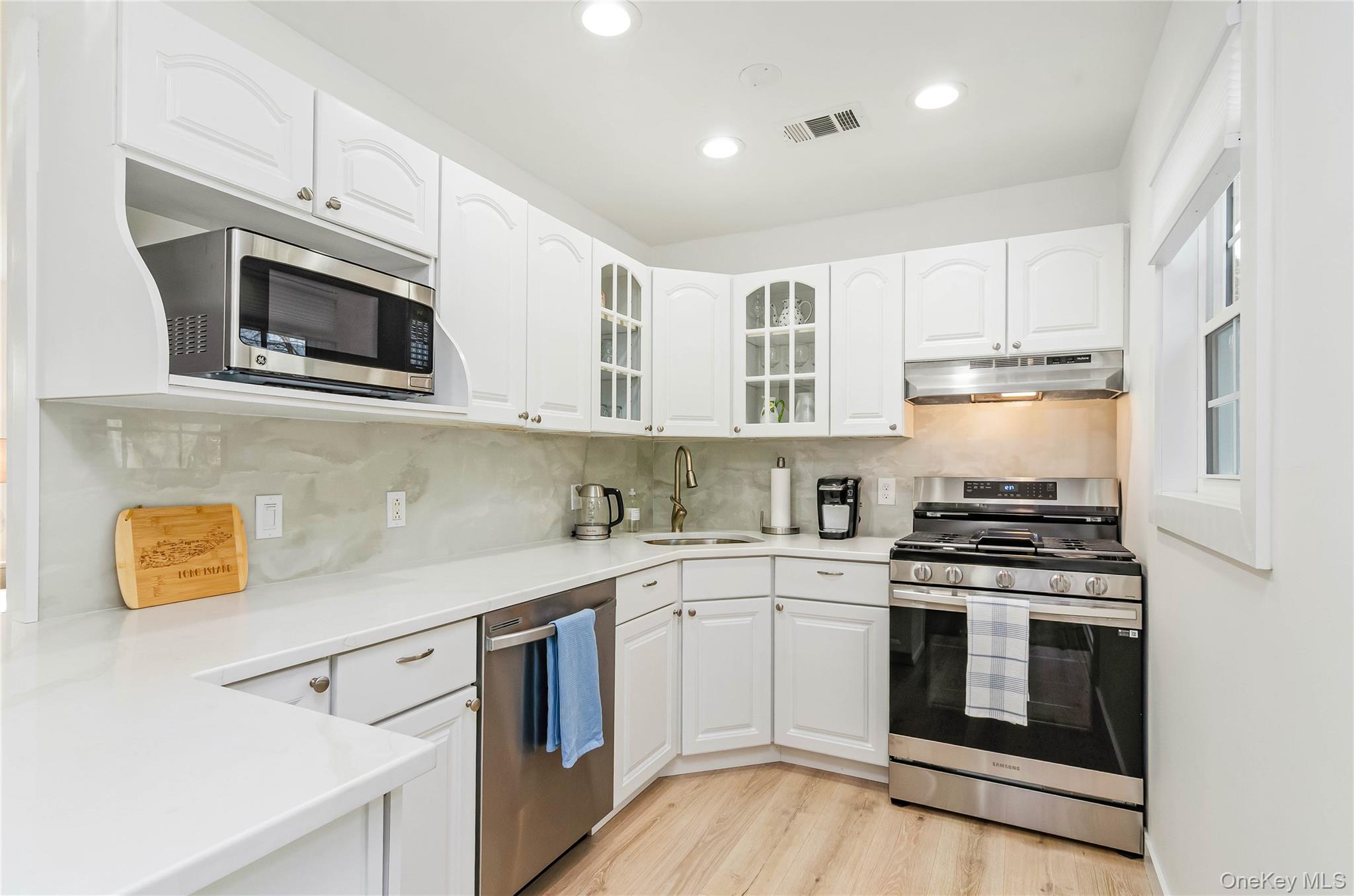 4 Southwind Road Remsenburg, NY 11960 - Photo 20 of 26