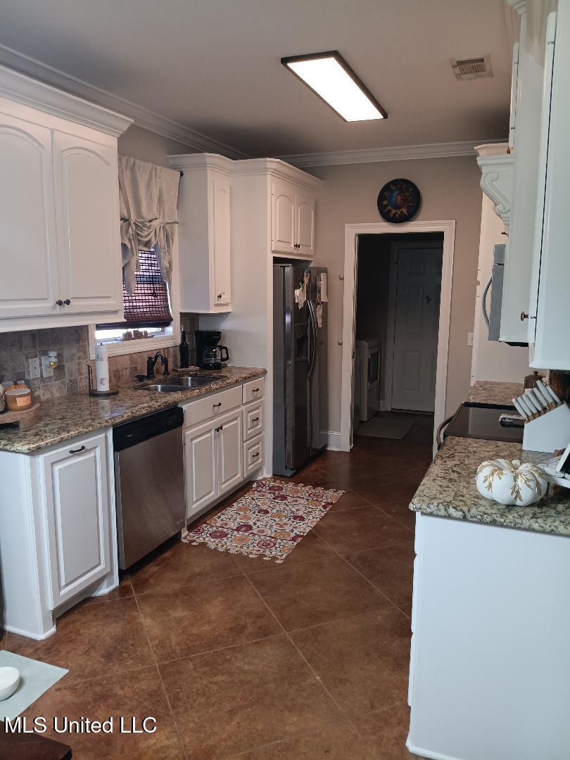312 Alicetowne Landing Brandon, MS 39047 - Photo 13 of 48 Kitchen 3