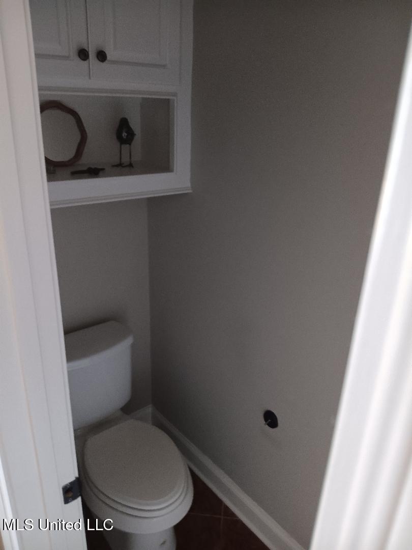 312 Alicetowne Landing Brandon, MS 39047 - Photo 27 of 48 Master Toilet