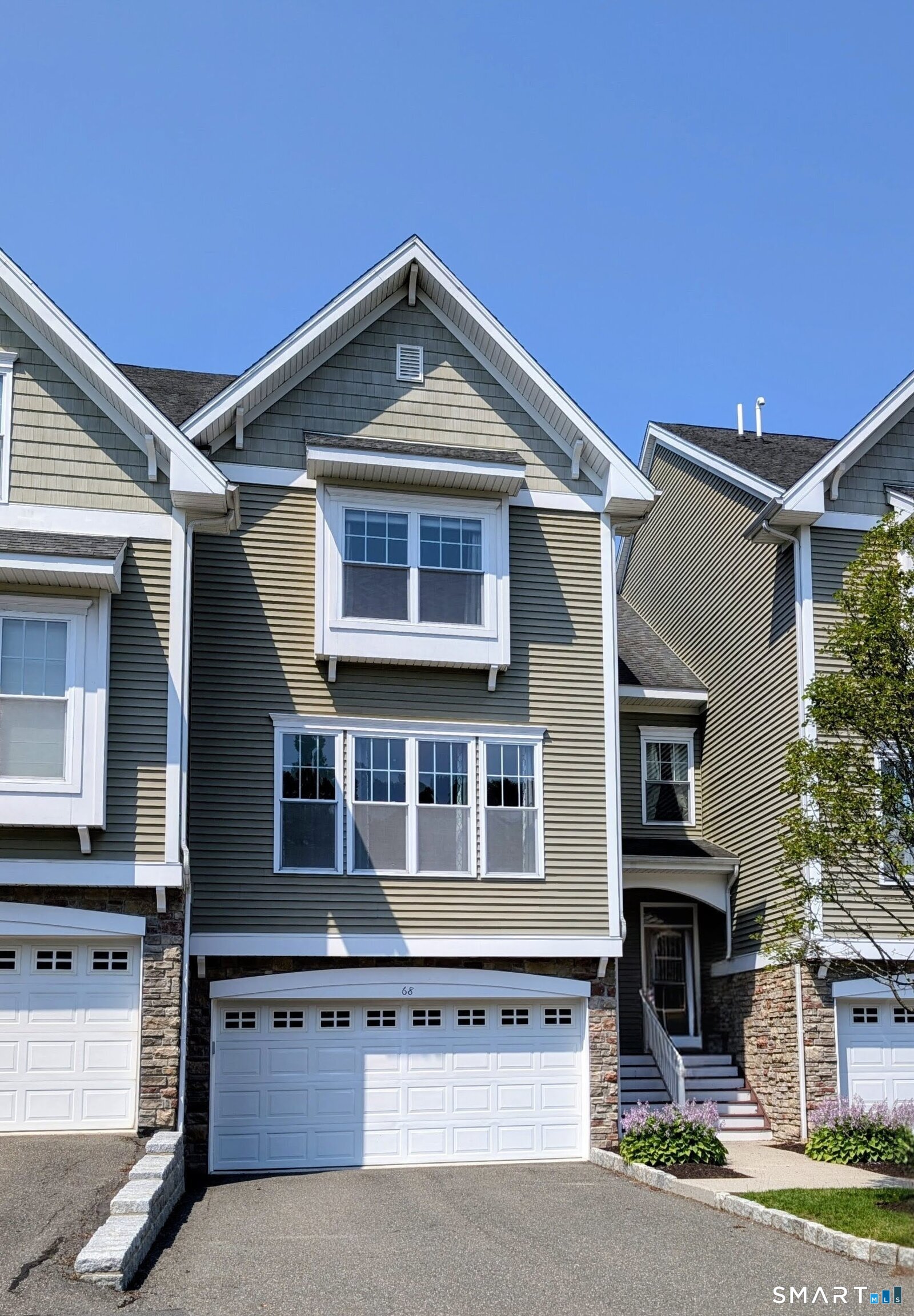 68 Lawrence Avenue, Unit 68 Danbury, CT 06810 - Photo 1 of 35