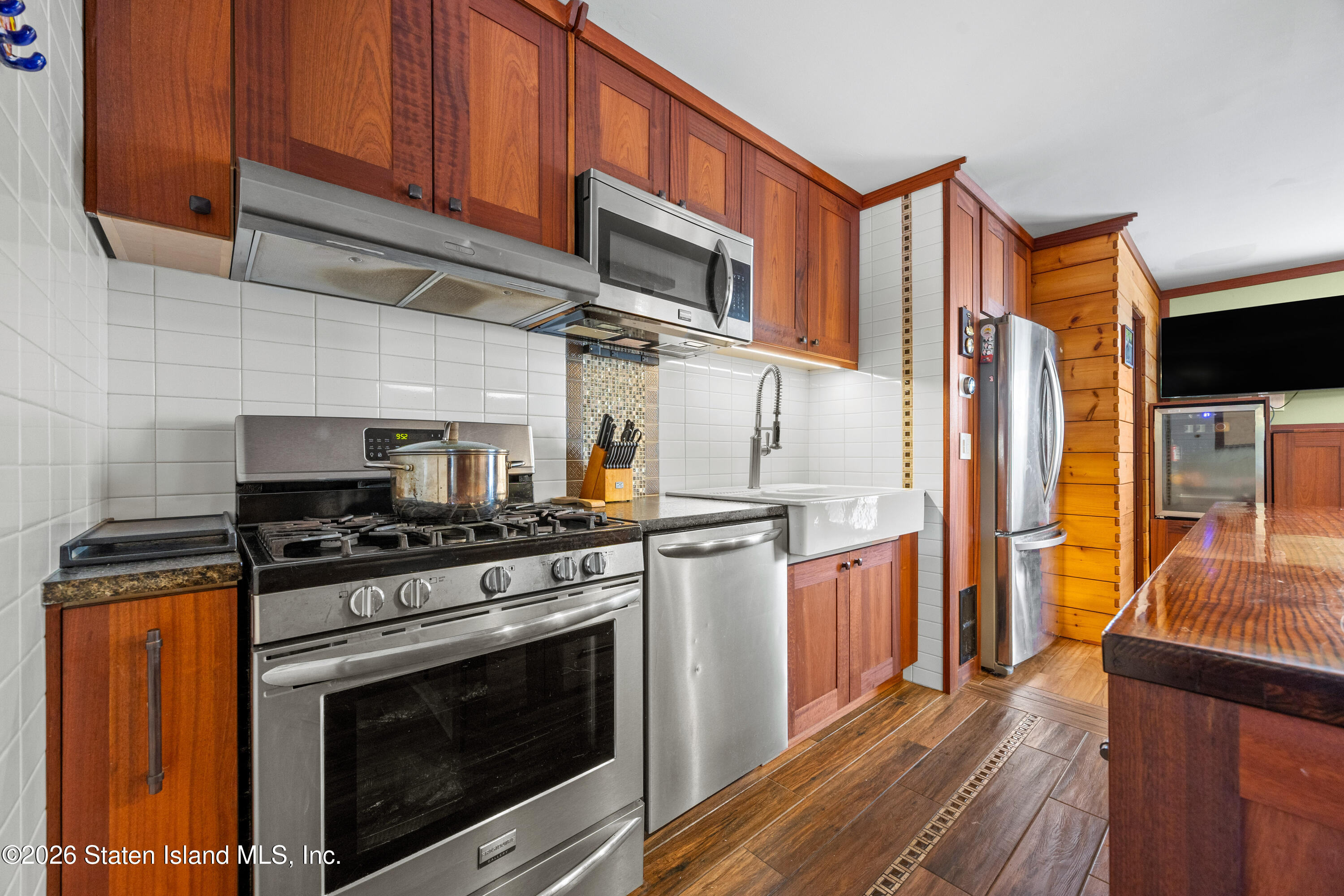 60 Ocean Road Staten Island, NY 10308 - Photo 9 of 30 9