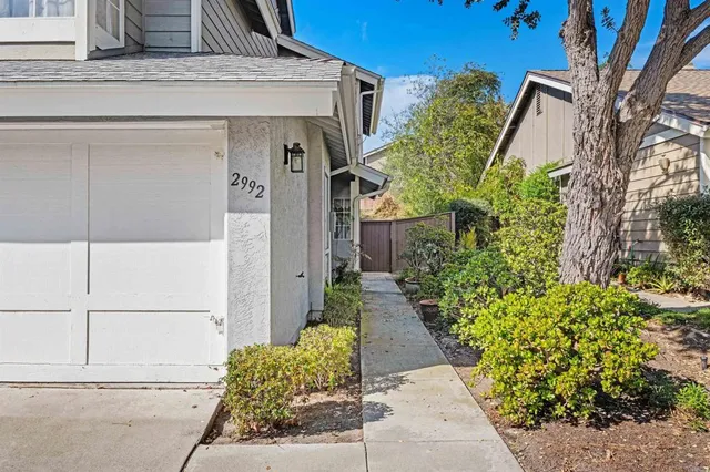 a view of a pathway of house