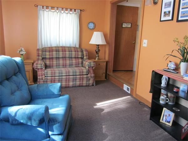 34 Redden Road Springfield, MA 01119 - Photo 5 of 20 a living room with furniture and a window