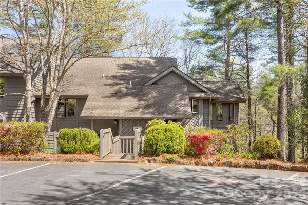 $679,000 | 111 South River Park Villas Drive, Sapphire, NC 28774