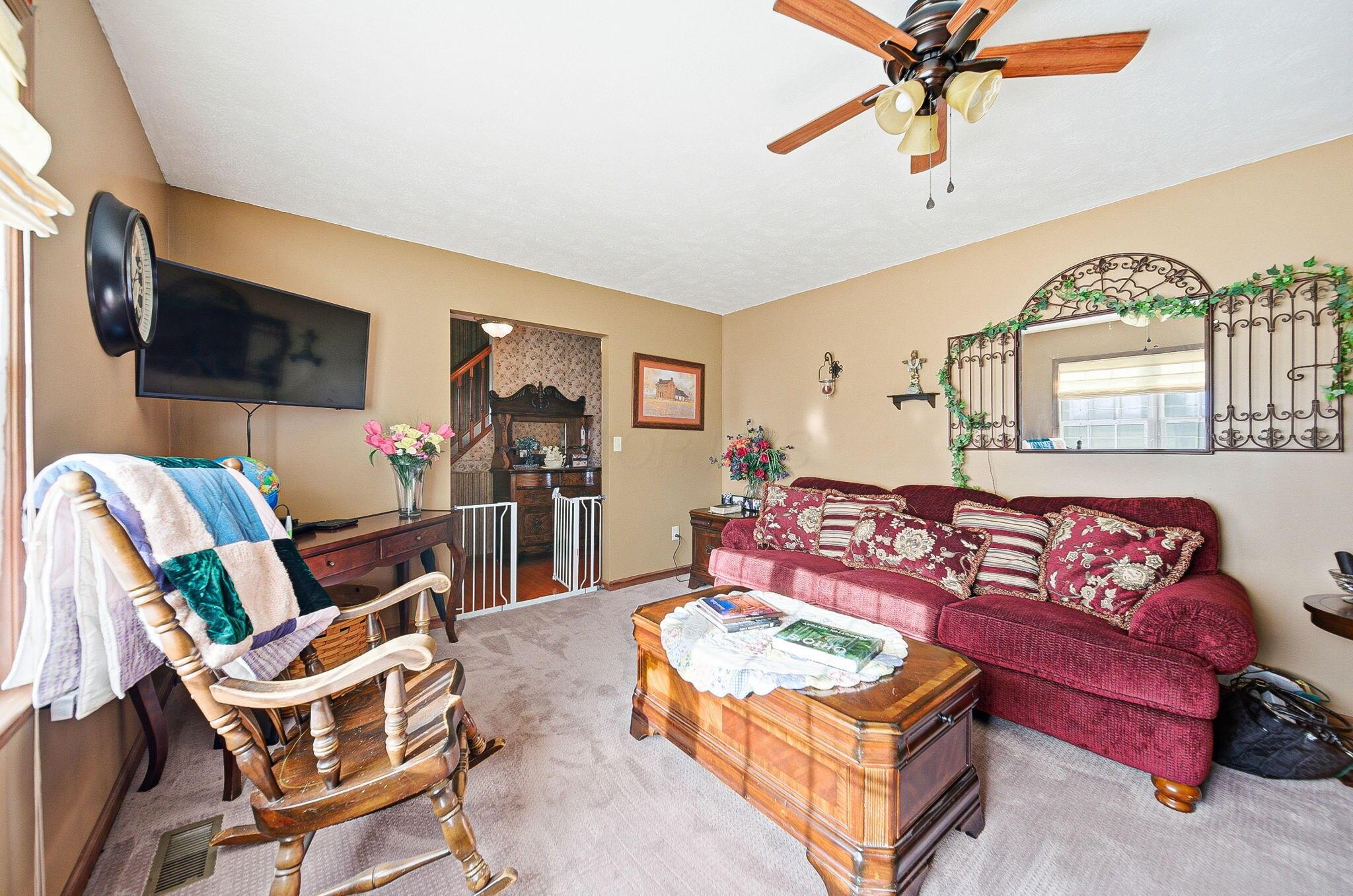 1040 Straight Creek Road Waverly, OH 45690 - Photo 33 of 113 Living Room