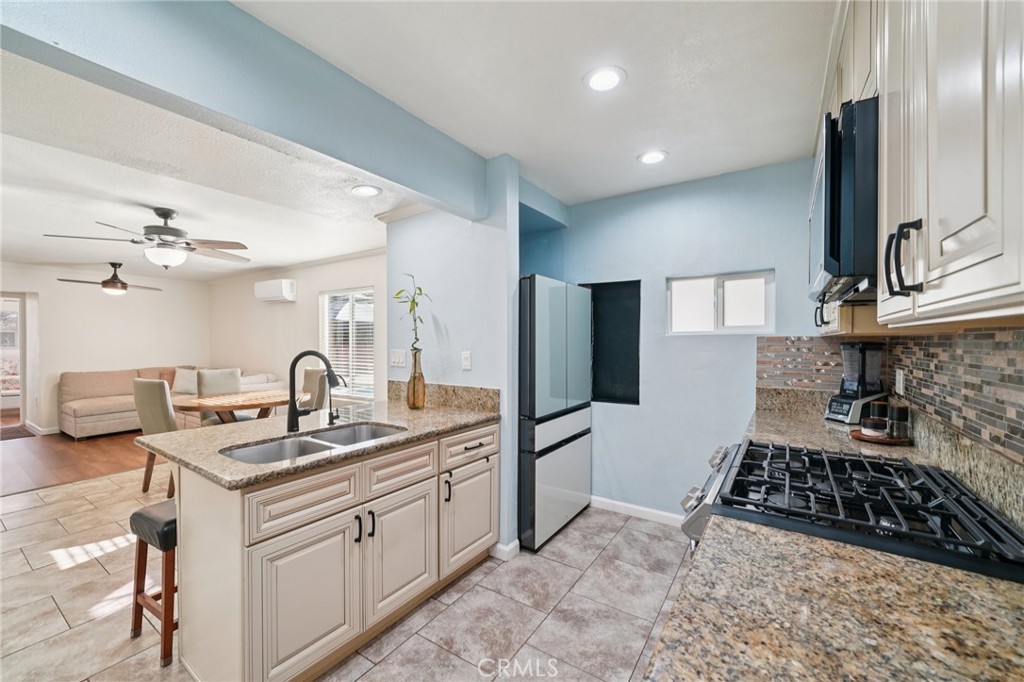 901 North Acacia Avenue Rialto, CA 92376 - Photo 21 of 61