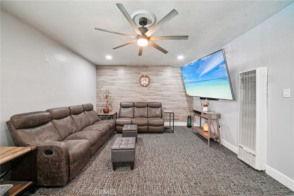 901 North Acacia Avenue Rialto, CA 92376 - Photo 7 of 61