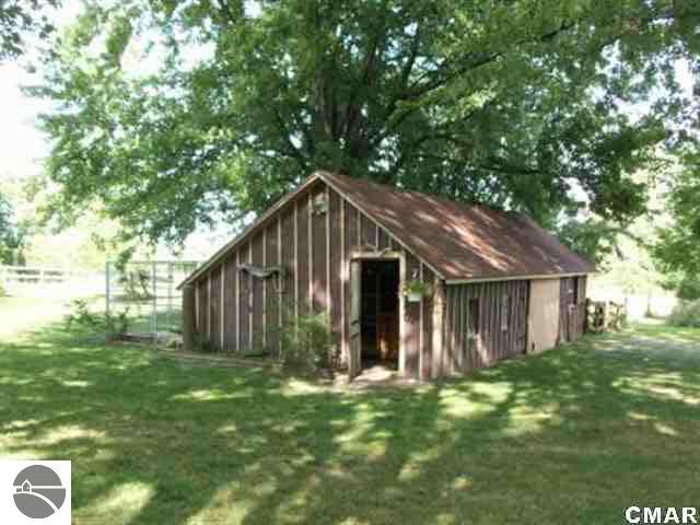 692 North Duffield Road Sumner, MI 48889 - Photo 19 of 25 1746157-18.JPG