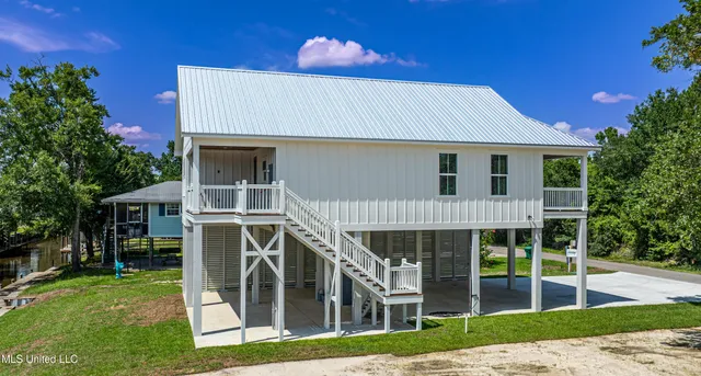 $560,000 | 44 Fiber Street, Bay St. Louis, MS 39520