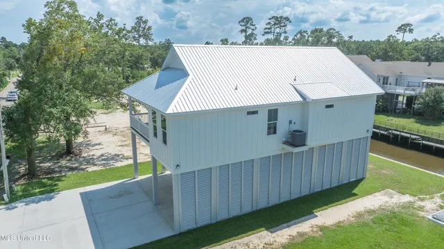 $560,000 | 44 Fiber Street, Bay St. Louis, MS 39520