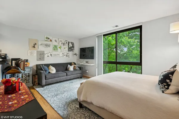 $1,750 | 2201 North Cleveland Avenue, Unit 502, Chicago, IL 60614