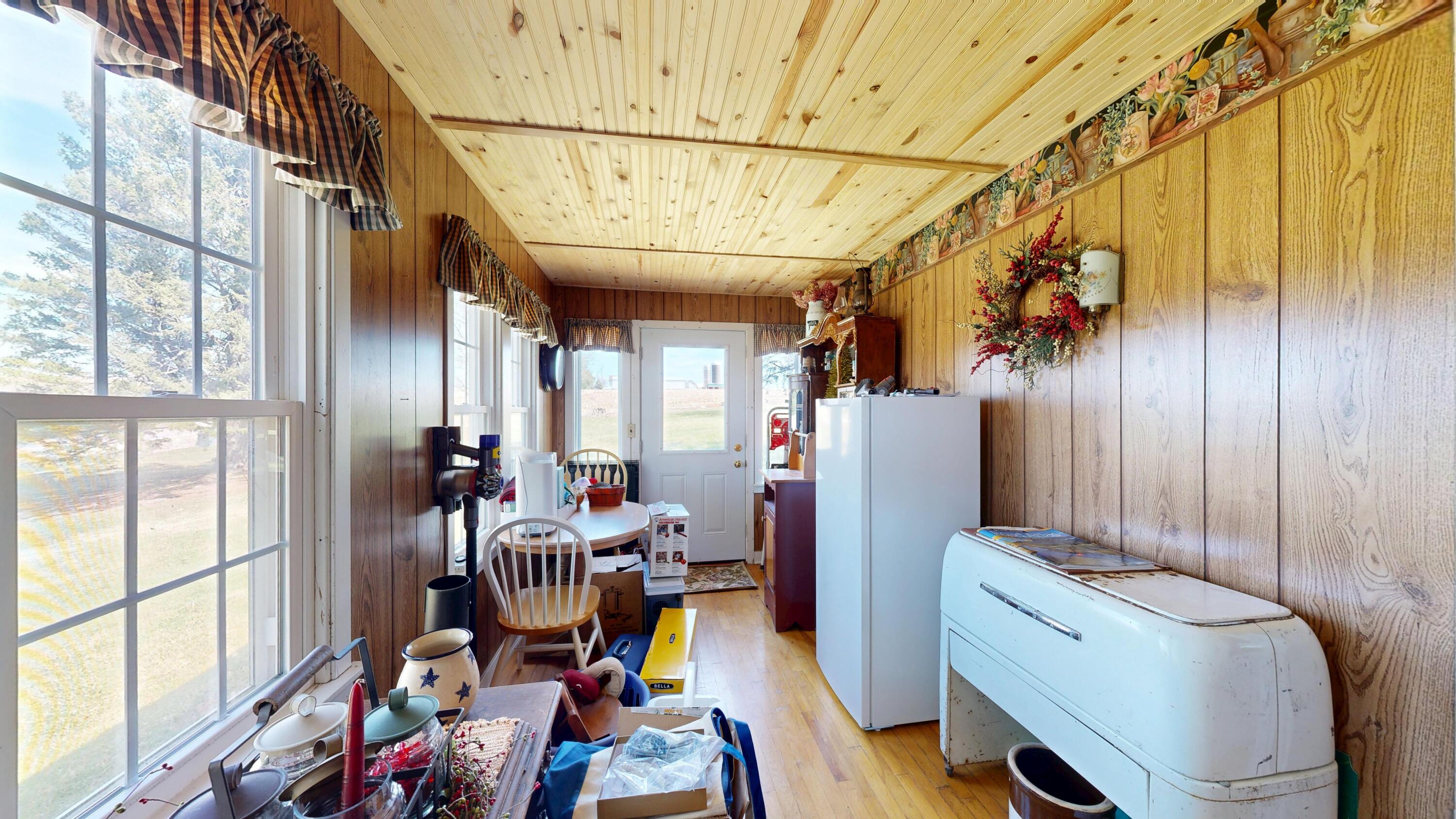 E6993 County Rd Y Viroqua, WI 54665 - Photo 10 of 51 Porch