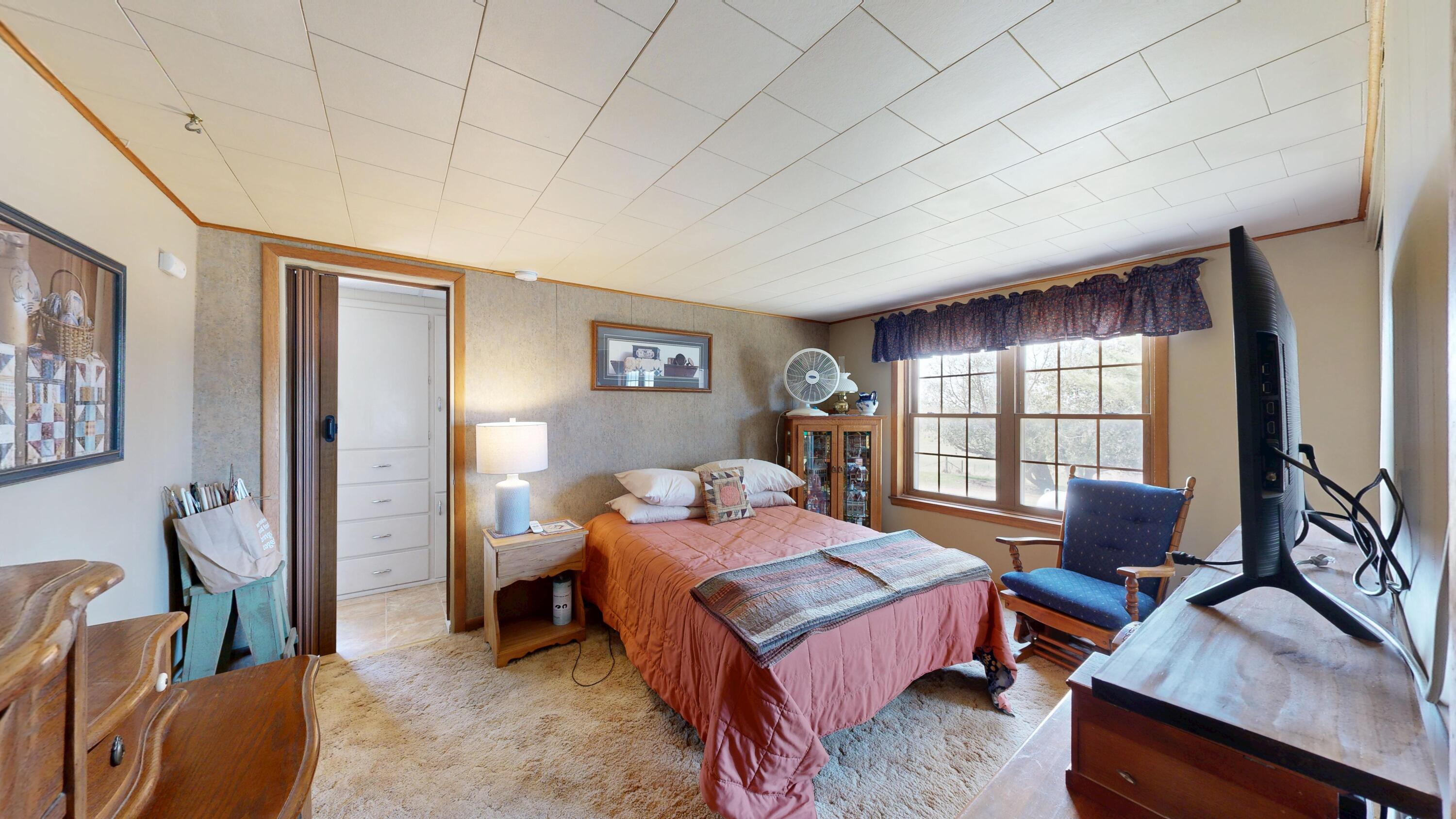 E6993 County Rd Y Viroqua, WI 54665 - Photo 17 of 51 Primary Bedroom