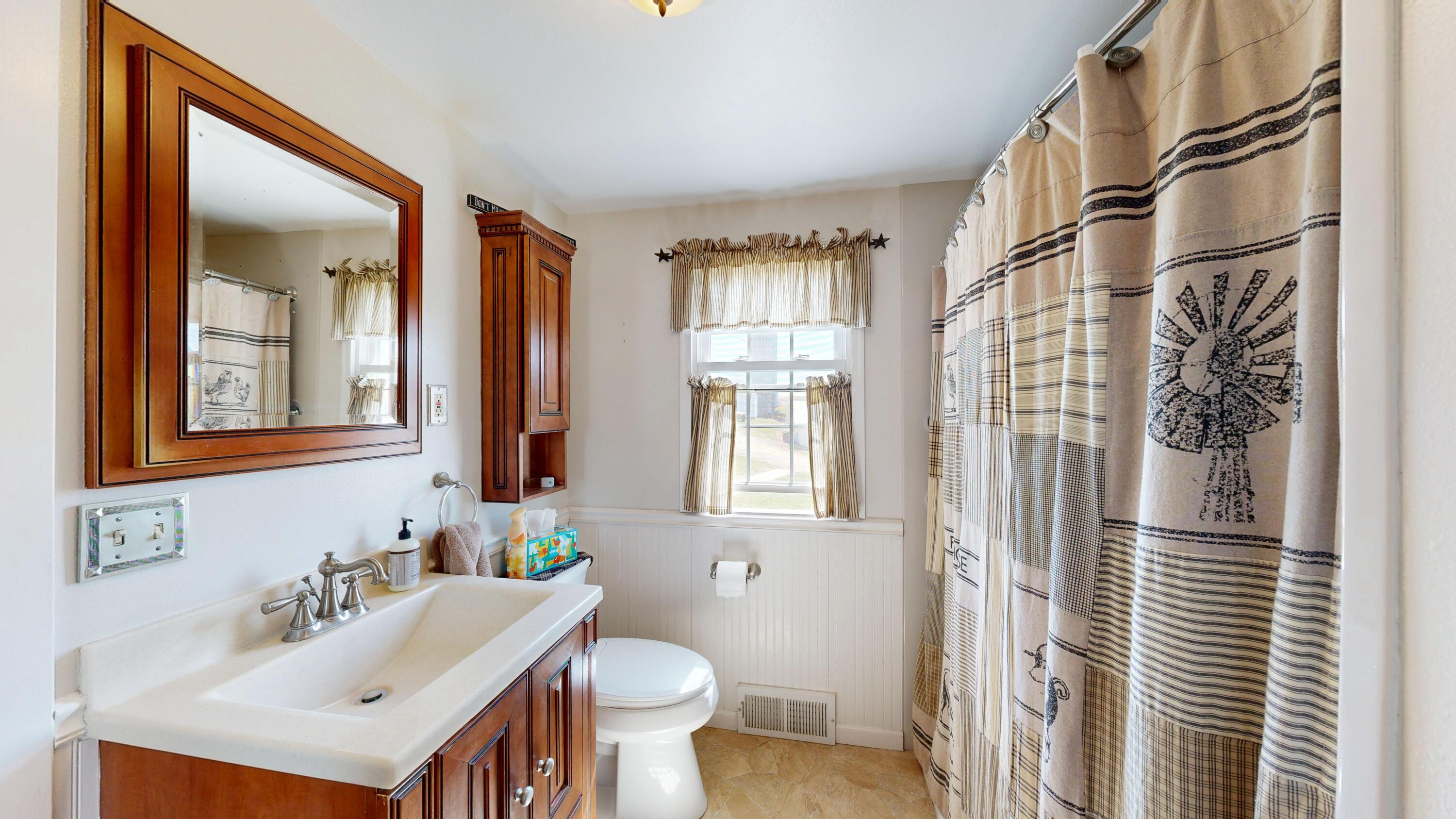 E6993 County Rd Y Viroqua, WI 54665 - Photo 18 of 51 Bathroom