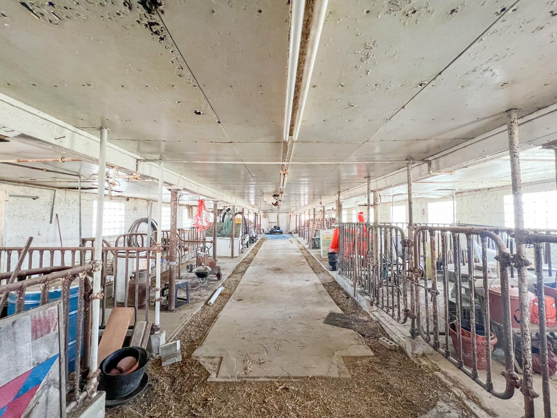 E6993 County Rd Y Viroqua, WI 54665 - Photo 40 of 51 Barn