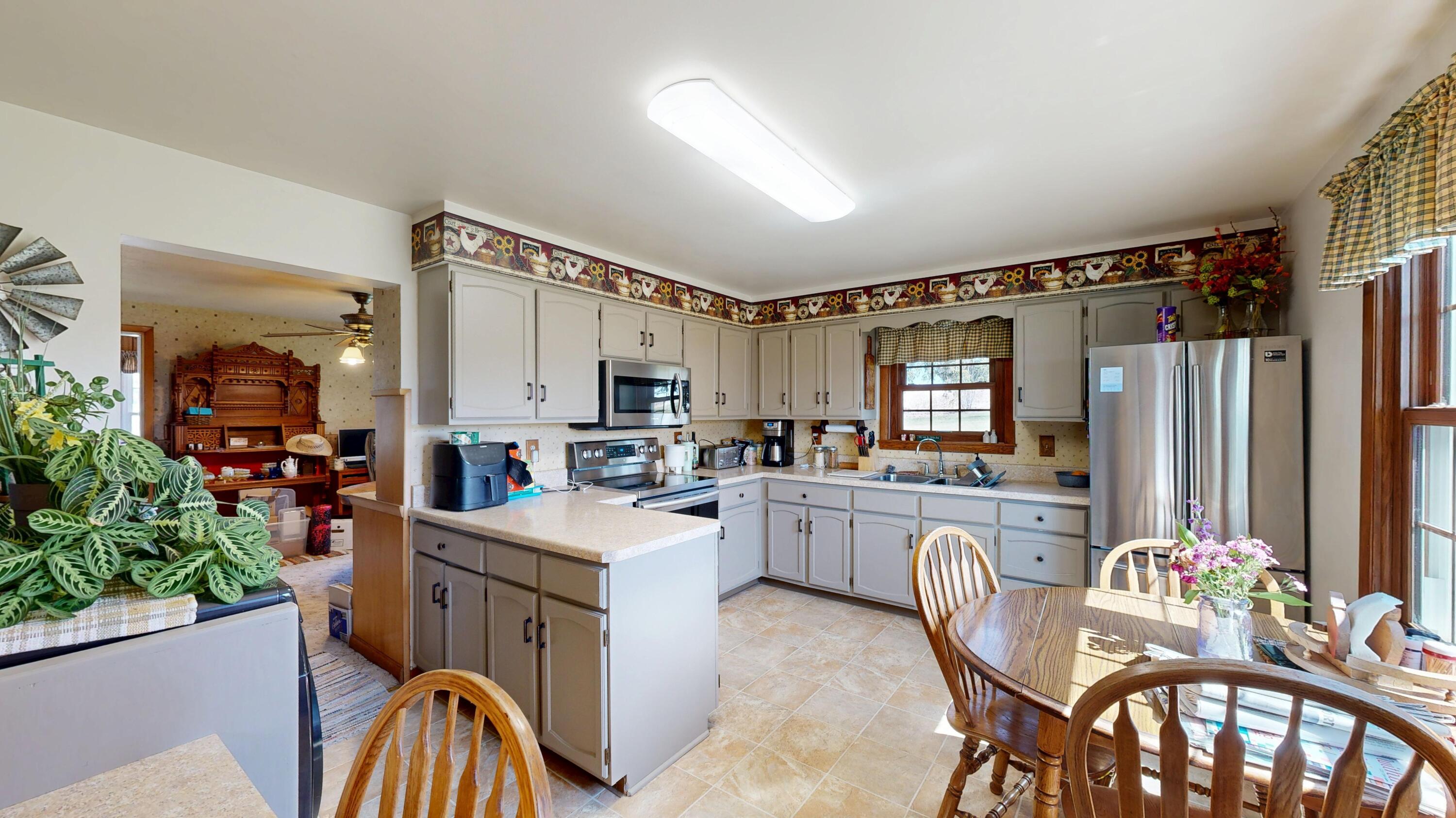 E6993 County Rd Y Viroqua, WI 54665 - Photo 3 of 51 Kitchen